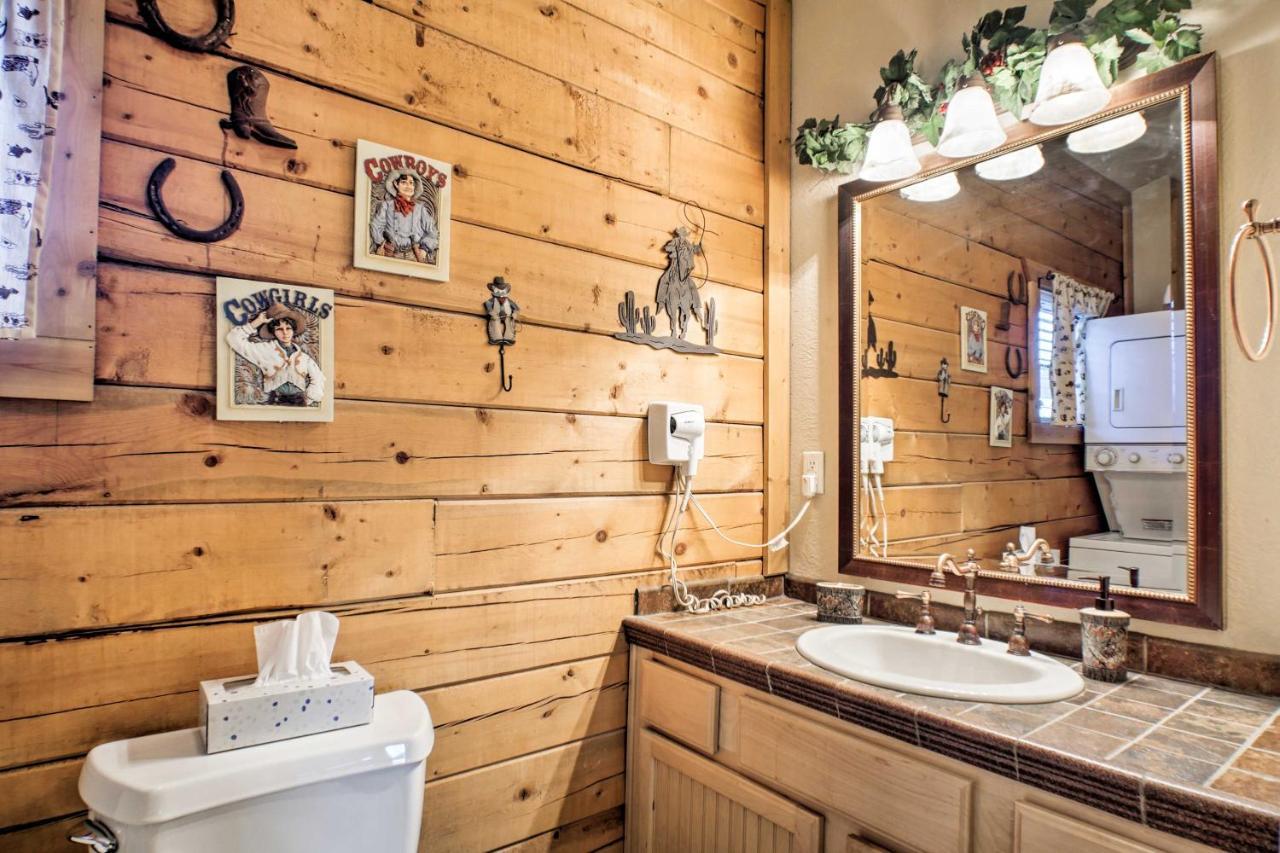 Cabin-Style Studio Right Off The Branson Strip!アパートメント エクステリア 写真
