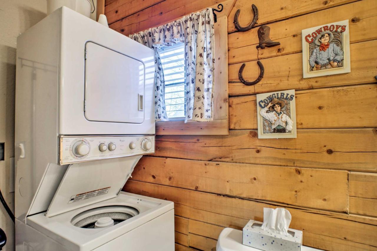 Cabin-Style Studio Right Off The Branson Strip!アパートメント エクステリア 写真