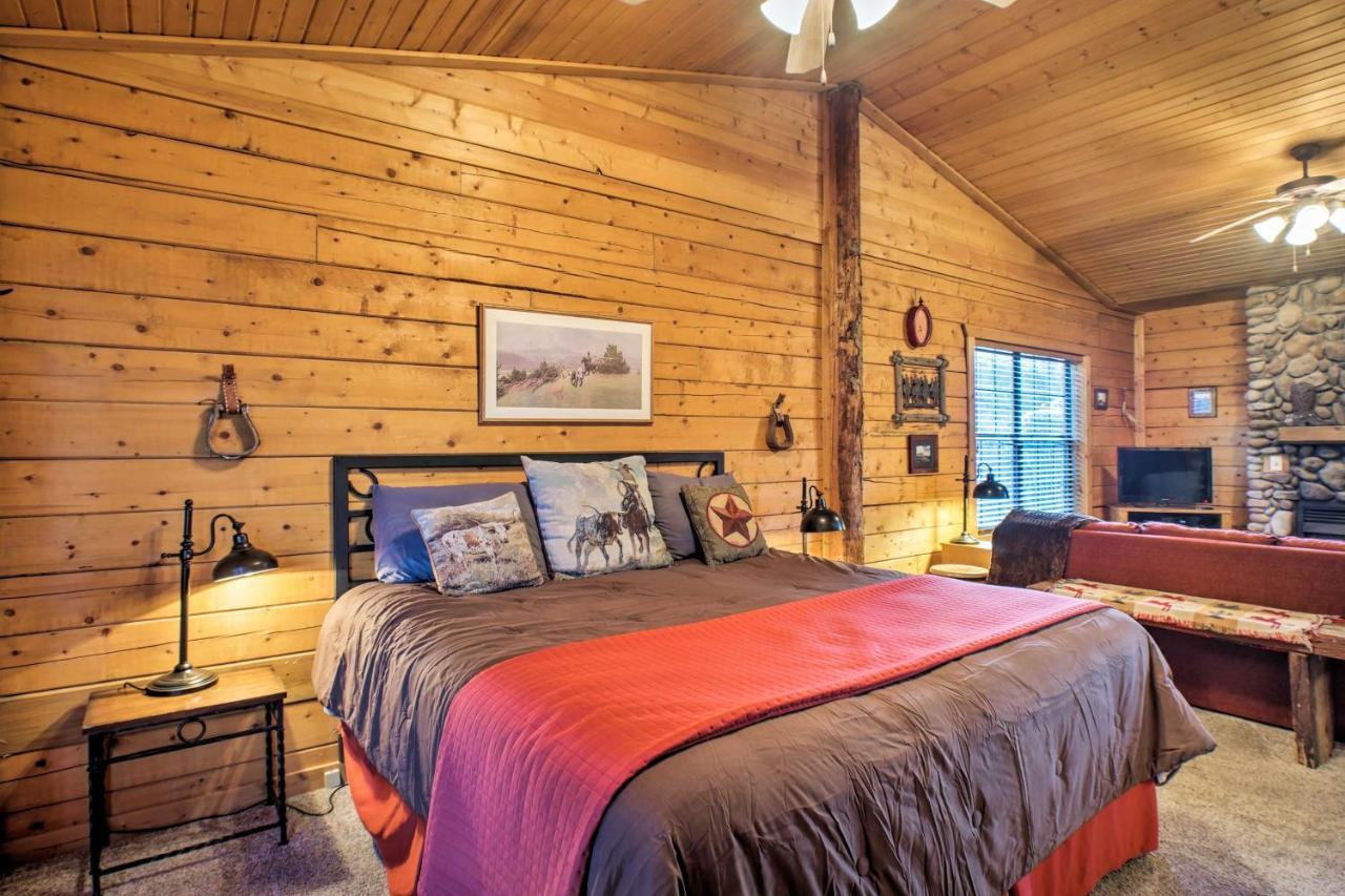 Cabin-Style Studio Right Off The Branson Strip!アパートメント エクステリア 写真