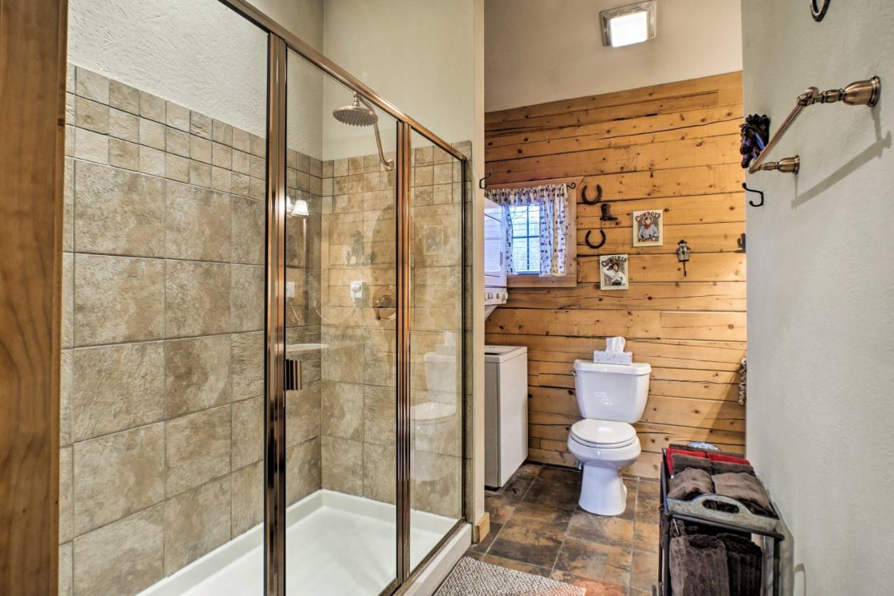Cabin-Style Studio Right Off The Branson Strip!アパートメント エクステリア 写真